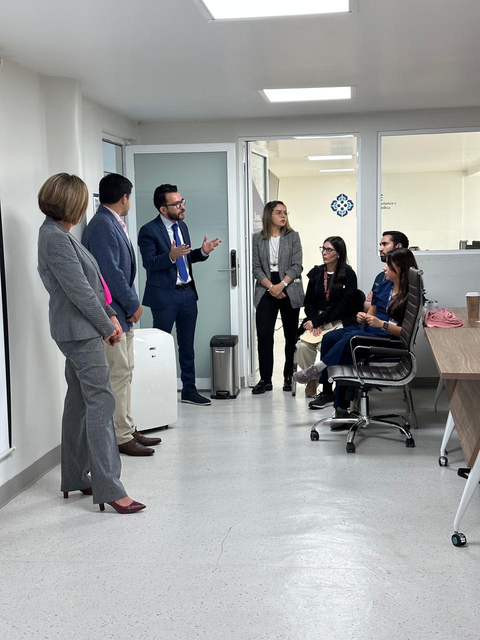 Discusión de casos con el profesorado